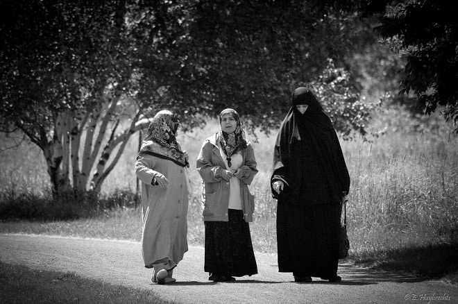 سفور الفتاة وتبرج المرأة.. لماذا يرفضه الإسلام؟