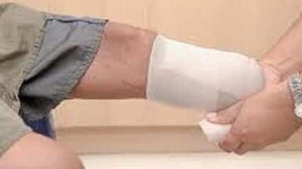 تبدو مشبعا بمشاعر الفقد والاشتياق وحب الوالدين
