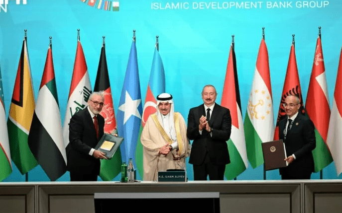 شهدت العاصمة الأذربيجانية باكو توقيع اتفاقيتين استراتيجيتين بين جمهورية أذربيجان والبنك الإسلامي للتنمية، بهدف تعزيز التعاون التنموي، ودعم مشروعات الأمن المائي