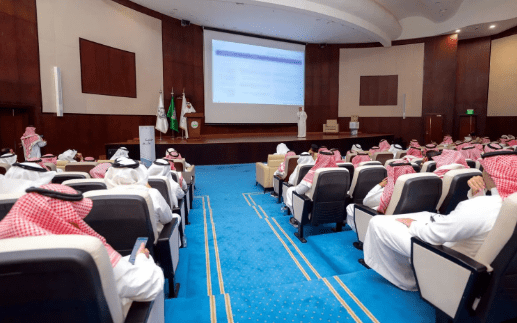 استعدادات مبكرة لموسم الحج بحلقات نقاشية لتعزيز جودة خدمة ضيوف الرحمن