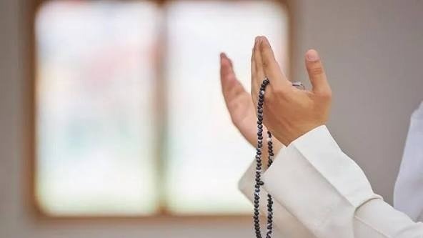 الدعاء بين الأذان والإقامة..