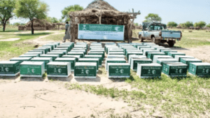 مركز الملك سلمان للإغاثة يوزع 500 حقيبة عناية شخصية في تشاد