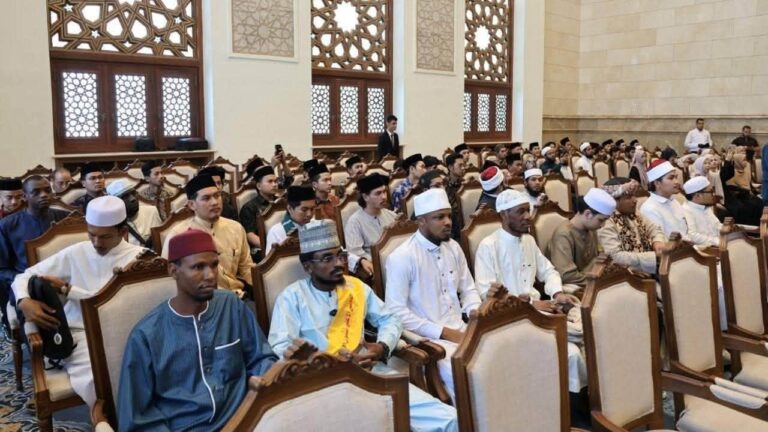 تكريم خريجي منحة المجلس الأعلى للشئون الإسلامية من الطلبة الوافدين