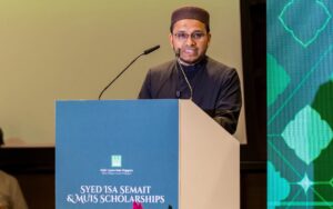 سنغافورة تعزز إعداد القيادات الدينية بمنح دراسية وبرنامج تطوير متخصص
