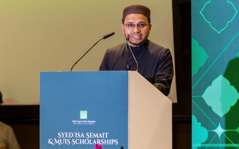 سنغافورة تعزز إعداد القيادات الدينية بمنح دراسية وبرنامج تطوير متخصص